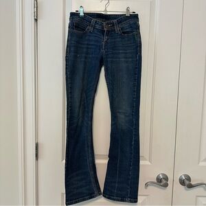 EUC Levi's Low Rise Bootcut Jeans